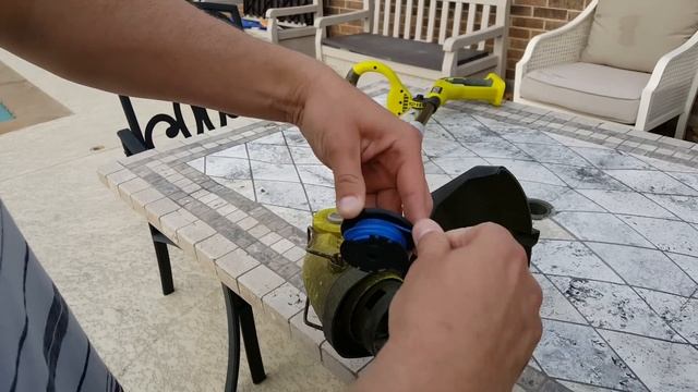 How to change the trimmer line on a Ryobi 18 volt cordless string trimmer смотреть онлайн