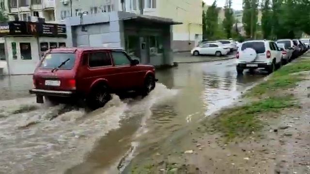 Последствия потопа на Спартановке в Волгограде