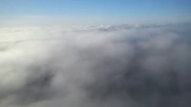 Полет над облаками на парамоторе смотреть онлайн