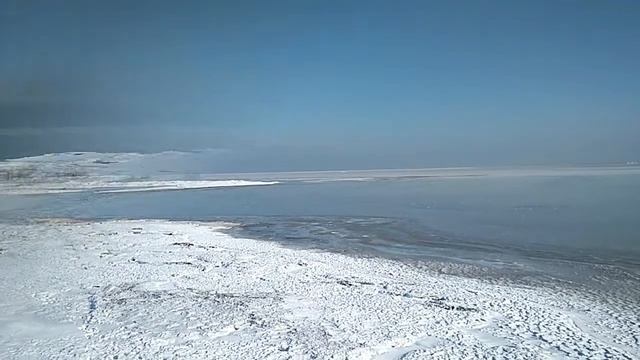 В Лазурном замерз Джарылгачский залив. смотреть онлайн
