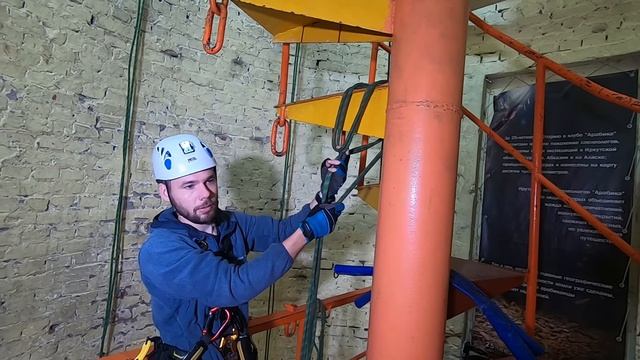 Как сделать самосброс в промальпе. Карабинная удавка. 3 довода против Калмыцкого узла смотреть онлайн