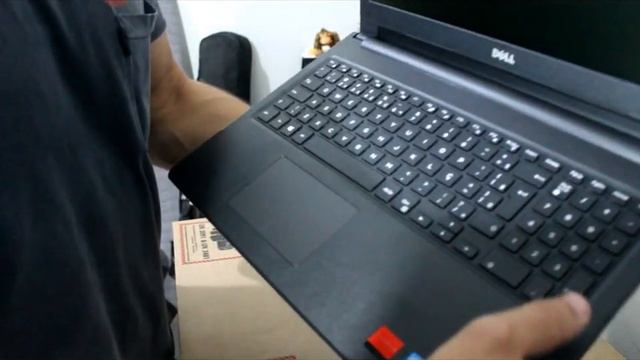Unboxing Notebook Dell i15-3576-M70C смотреть онлайн