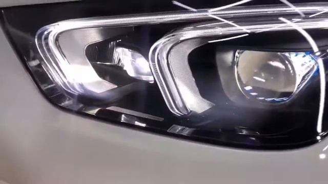 АВТОМОБИЛЬ ПОД ЗАЩИТОЙ NEVER SCRATCH смотреть онлайн