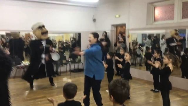 Как поздравить своего любимого педагога по танцам. смотреть онлайн