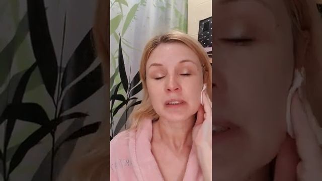 Как дать коже легко и свободно вздохнуть от пыли, грязи и пота, не умываясь? смотреть онлайн