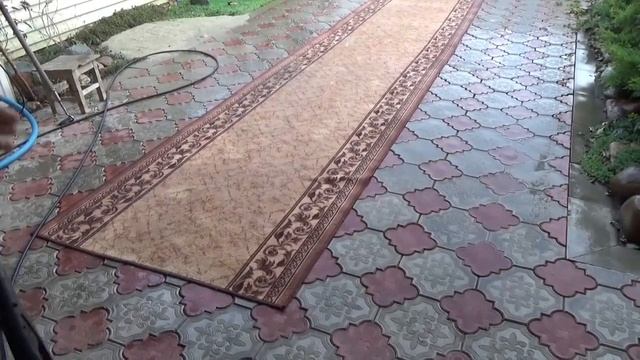 Чистка ковров 2 способа ручной с помощью тяпки и химический смотреть онлайн