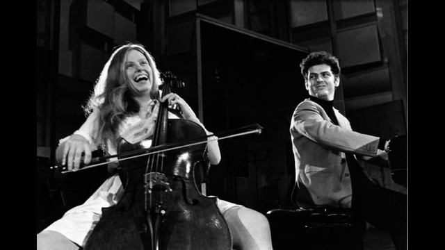 J. du Pré - D. Barenboim - L. van Beethoven: 7 Variations on "Bei Männem velche Liebe" WoO. 46. смотреть онлайн