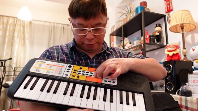 第一次學人玩Vlog, 表現麻麻地，有少少口窒窒，希望大家唔好介意喇，今次介紹下Yamaha PSs-F30 迷你電子琴比大家(上集)，希望大家喜歡及支持下喇，謝謝☺🙏 смотреть онлайн