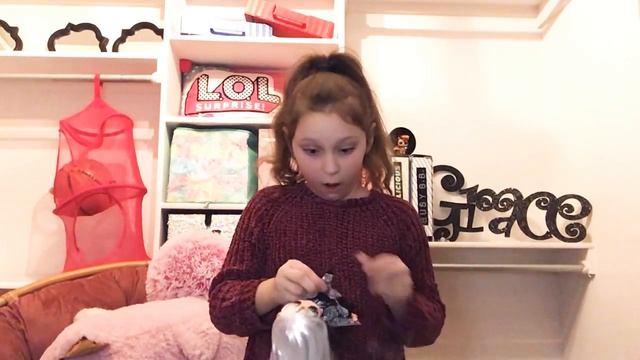 Grace Raves Toys (LOL Surprise Lights OMG Groovy Babe Unboxing) смотреть онлайн