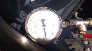 Проверка давления газа  в гбо 4 поколения , механическим манометром.