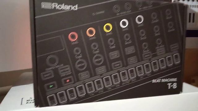 Behringer Model D - НОВЫЙ смотреть онлайн