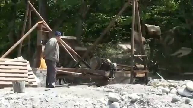 Работа мини-ГЭС в горном селе Северной Осетии — Алании попала на видео, 7.05.2018 смотреть онлайн