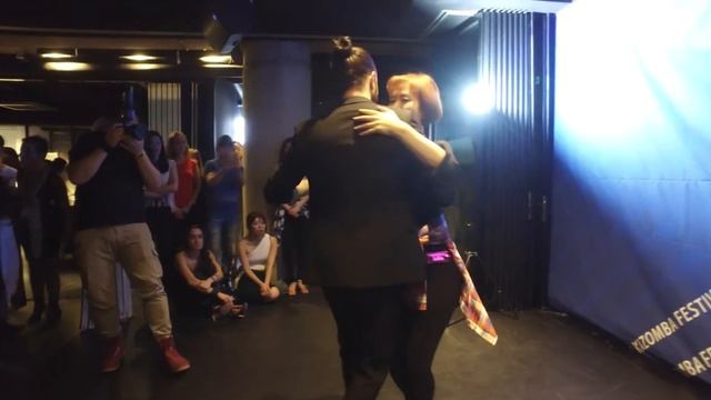 Guiu & Julia Kizomba Social dance смотреть онлайн