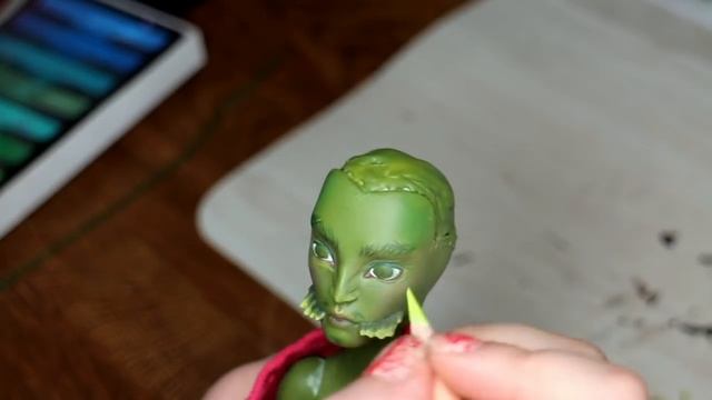 Giving my doll a MANTIS HUSBAND! | Valentines Day Repaint | Monster High custom doll смотреть онлайн