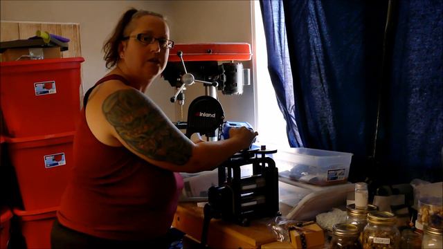 Cactus Apple Farm Vlog 1. Work tent, hawk mews, silver casting, chicks hatching смотреть онлайн