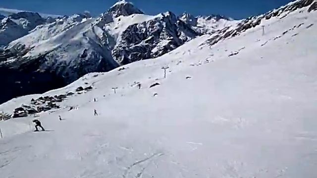 Горнолыжный спуск в Домбае смотреть онлайн