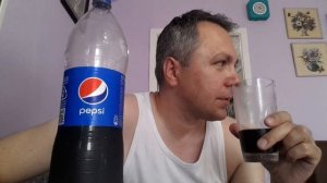 ДРИНКИНГ. ПЬЮ ХОЛОДНУЮ ПЕПСИ-КОЛУ