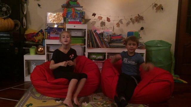Детская песенка на английском языке про черных кошек 3 Black Cats Song смотреть онлайн