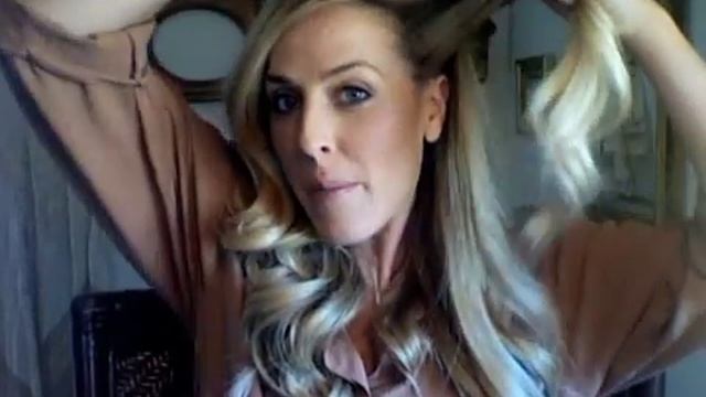 EASY 40'S PINUP HAIR TUTORIAL смотреть онлайн