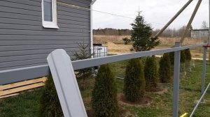 Забор из металлического штакетника в одного ! Смотрите что получилось