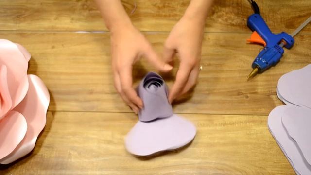 Бесплатный Мастер-Класс большая роза из бумаги смотреть онлайн