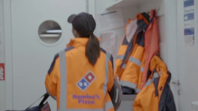 “Domino’s te da la oportunidad de estudiar y trabajar. Yo he crecido con Domino’s” смотреть онлайн