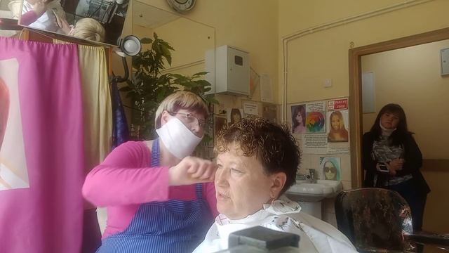 Стрижёмся короткую классическую стрижку,машинкой. смотреть онлайн