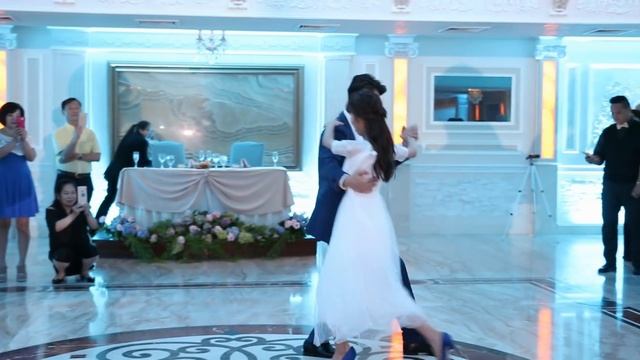 Our First Dance - Por una cabeza смотреть онлайн