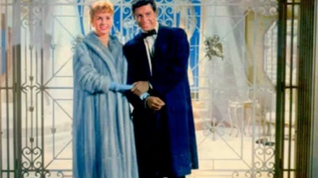 Debbie Reynolds & Eddie Fisher Lullaby In Blue from RKO's Bundle Of Joy 360p смотреть онлайн