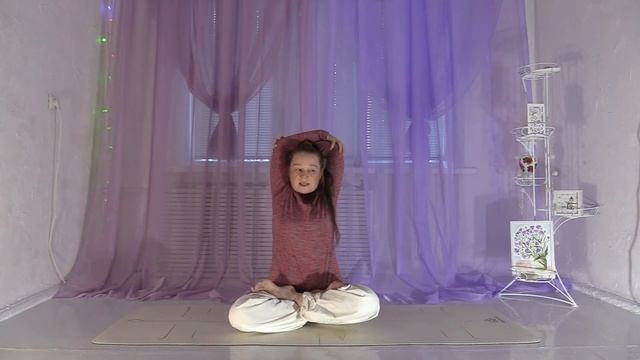 УТРЕННЯЯ ЙОГА с ПРОБУЖДАЮЩЕЙ КРИЙЕЙ смотреть онлайн