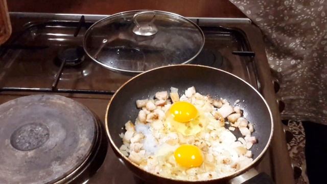 #КухняСССР Рецепт 1959г. Яичница со шпиком. Быстрый ужин.Вкусно,сытно и не вредно. смотреть онлайн