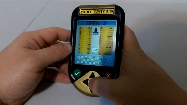 Deal or No Deal Electronic LCD Handheld Travel Game Electronic Banker Toy 2006 смотреть онлайн