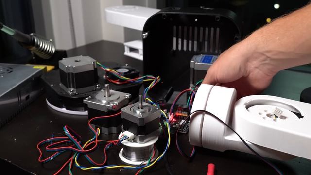 I Made a Robot Arm to Hold My Camera [$500] смотреть онлайн