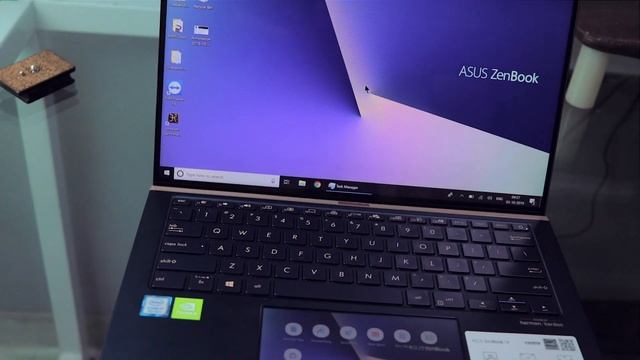 ASUS ZenBook 14 UX434FL (Screen Pad Laptop) Full Review - Uniquely insane смотреть онлайн