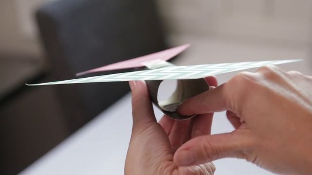 PLAY | 3 "Paper" Airplane Activities смотреть онлайн
