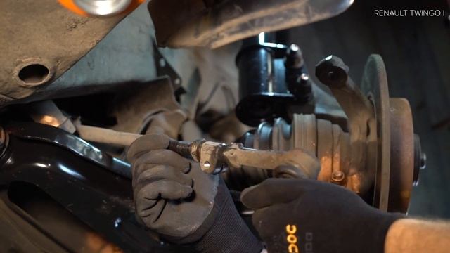 Så byter du styrslagsände på RENAULT TWINGO 1 (C06) [AUTODOC-LEKTION] смотреть онлайн