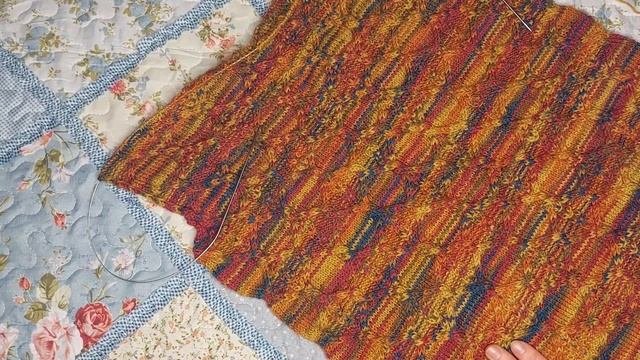 Понемногу обо всем. Вязальные процессы, шапки и печенье. смотреть онлайн