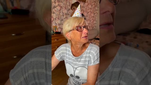 Испортила бабушке день рождения..?♂️??♀️? смотреть онлайн