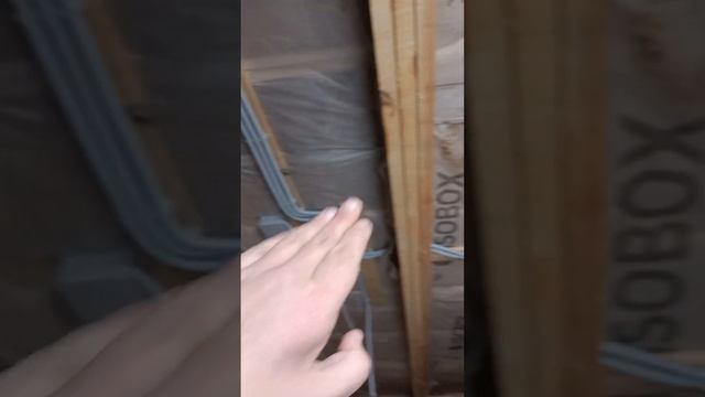 Дом из соломы??? Запороли пароизоляцию #казань #ремонт #строительство #сено #салома #утеплитель смотреть онлайн