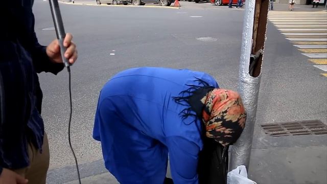 Правокация навязчивых попрошаек смотреть онлайн