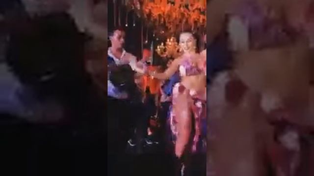 MAGNIFIQUE BELLY DANCE TABLA AT A BIG PARTY NEW 2020 смотреть онлайн