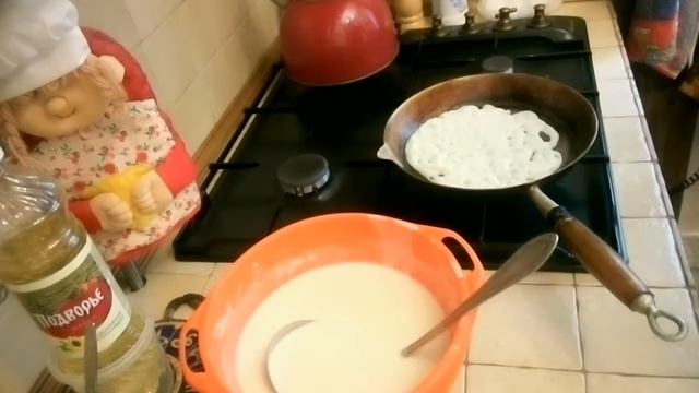 Простой рецепт. Кружевные блинчики на кефире смотреть онлайн