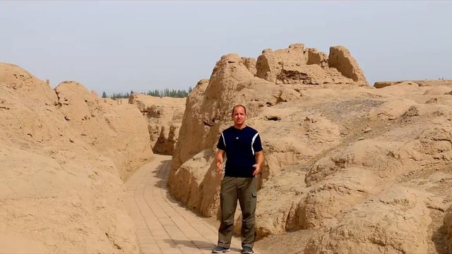 Explore Jiaohe Ancient City in Turpan, Xinjiang - Spectacular Silk Road Ancient Ruins! смотреть онлайн