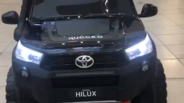 Электромобиль Toyota Hilux Rugged X DK-HL850 смотреть онлайн