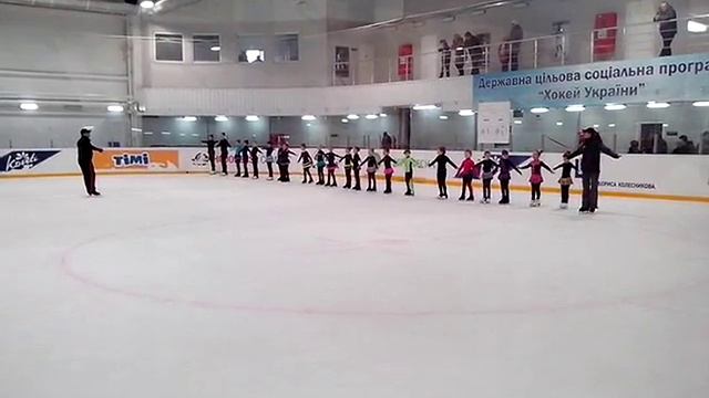 Показательный урок фигуристов на "Альтаире" смотреть онлайн