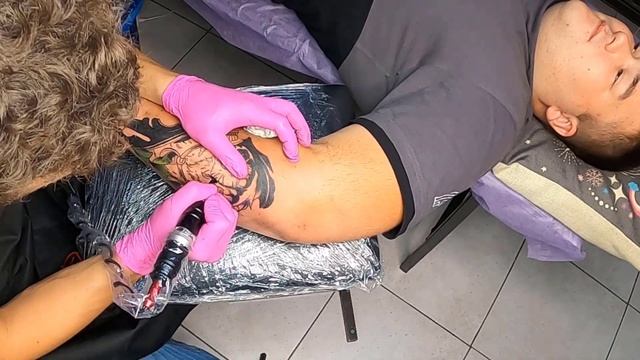 neoTraditional owl tattoo | Time lapse how to tattoo смотреть онлайн