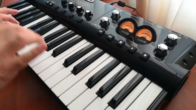 Line6 KB37 TonePort usb audio controller and Excellent VSTi Full Bucket Fury-800 | Superteclados.co смотреть онлайн