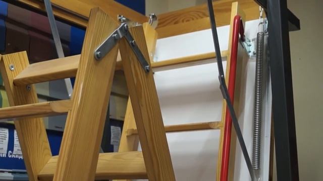 Складная деревянная чердачная лестница Fakro LWS смотреть онлайн