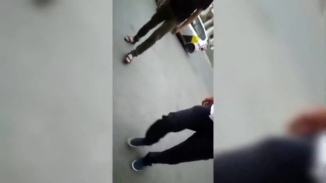 В центре Бишкека мужчина представился сотрудником ГКНБ и «наехал» на молодых ребят смотреть онлайн