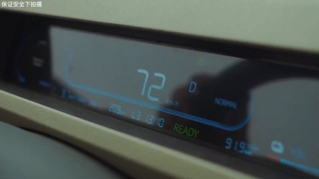 差点推进充电站！美女主持跑续航，吉利熊猫mini到底能跑多远 смотреть онлайн